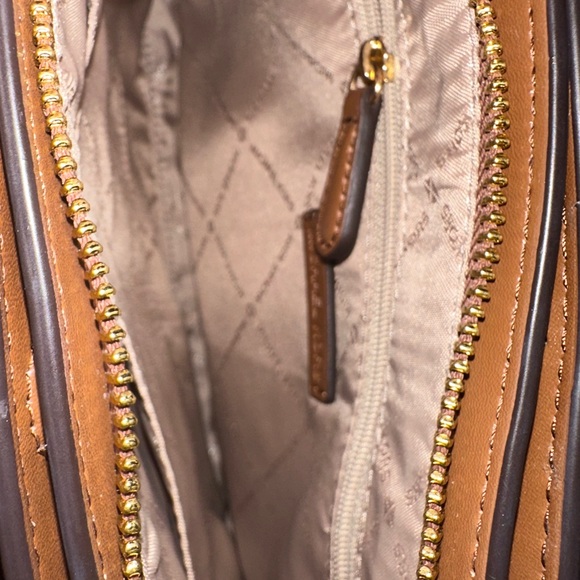 Michael Kors purse - Picture 3 of 3